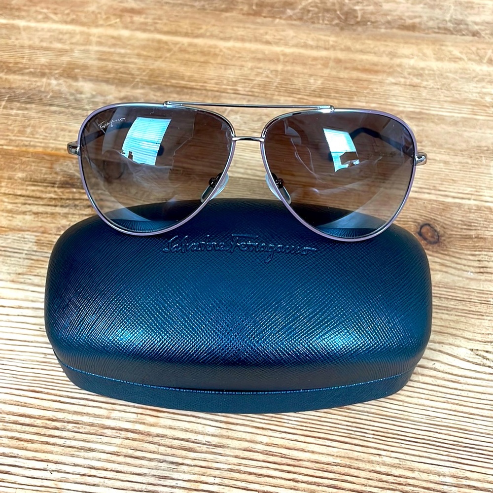SOLD 🌿Salvatore Ferragamo Aviator Sunglasses